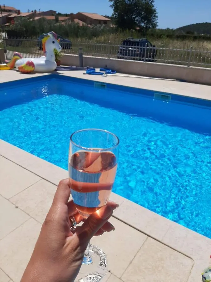 Nice, Cosy Studio Apartment With Shared Outdoor Pool Banjole Croatia