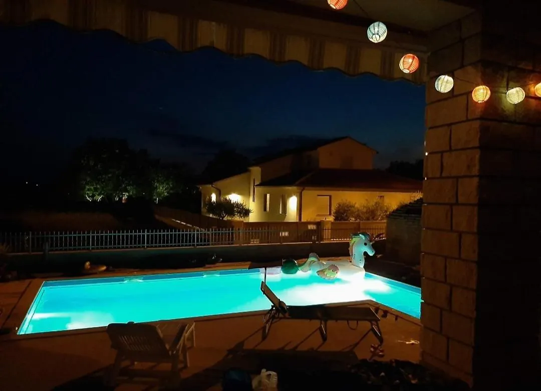 Nice, Cosy Studio Apartment With Shared Outdoor Pool Banjole Croatia