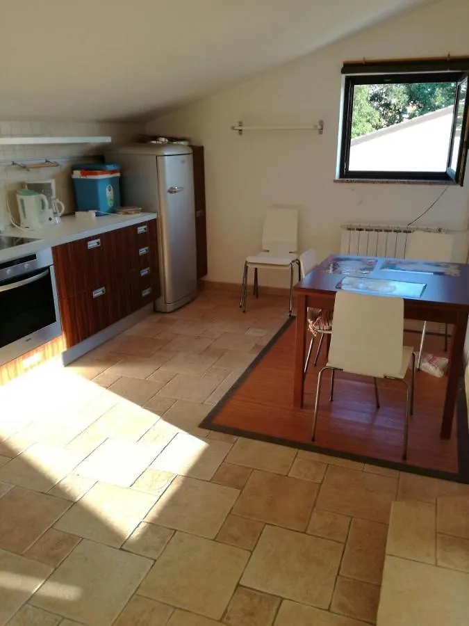 Nice, Cosy Studio Apartment With Shared Outdoor Pool Banjole